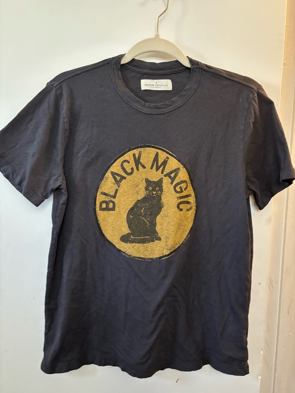 Imogene + Willie Men's Graphic T Shirt Black Magic Cat Short Sleeve Size XS